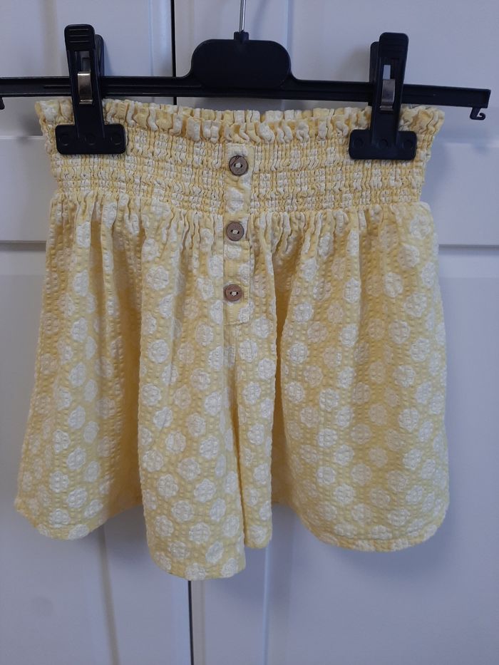 Short jaune Kiabi 7 ans