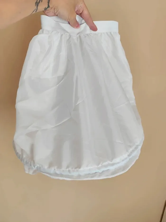 Jupon avec cerceau blanc 5/6 ans