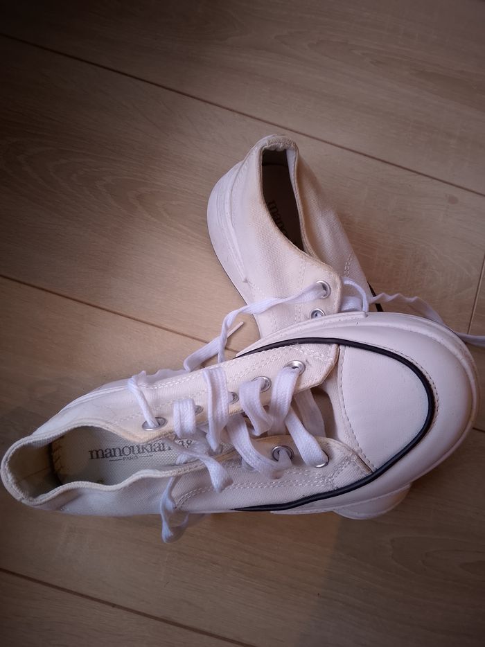 Paire de baskets Manoukian style Converse, pointure 38 en très bon état confortable et chic de couleur blanche. - photo numéro 2