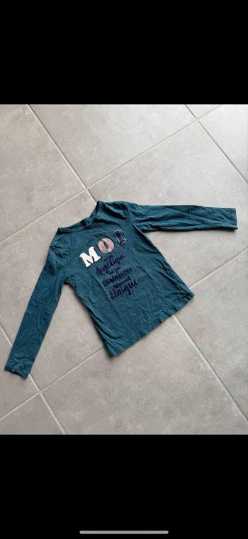 Tee shirt manches longues  8 ans