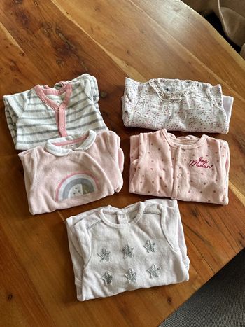 Lot 5 pyjamas 3M