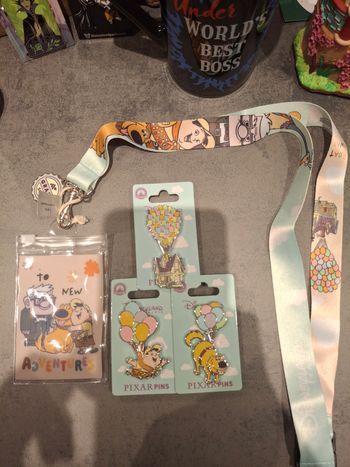 Lot 3 pins + laniére là hait pixar disneyland paris 