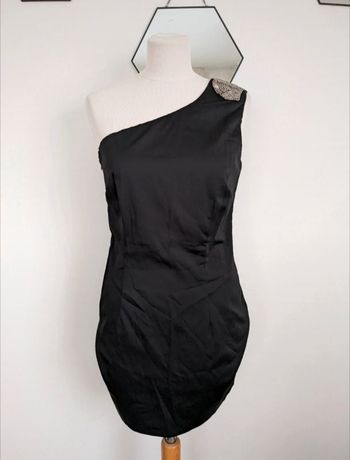 Robe de soirée asymétrique satiné noir