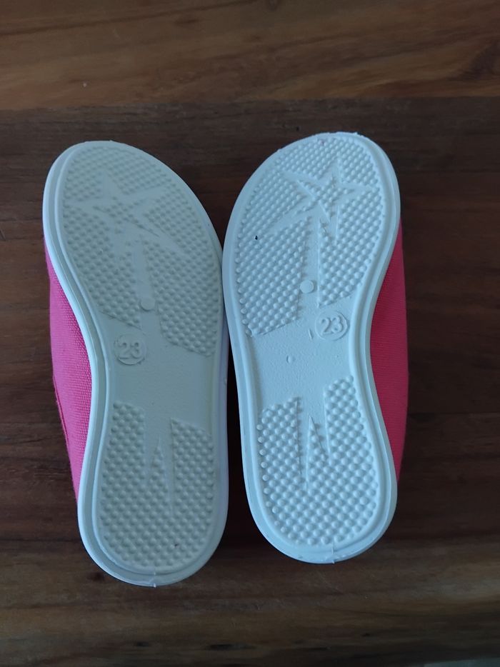 Chaussures et chaussons neufs. - photo numéro 8