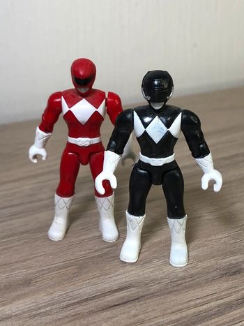 Lot de deux petites figurines power rangers bandai vintage