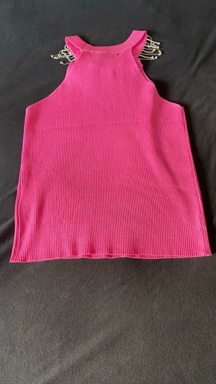 👚 Top rose fuchsia avec col bijou strass – Neuf avec étiquette - photo numéro 2