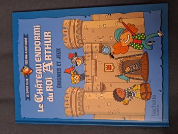 Livre Le Château endormi du Roi Arthur NEUF