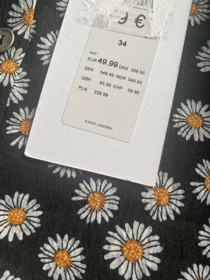 Robe longue Vila motif marguerites taille 34 coupe large Neuve - photo numéro 5