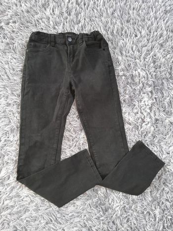 Pantalon noir en jean ajustable 💫taille 10 ans 💕