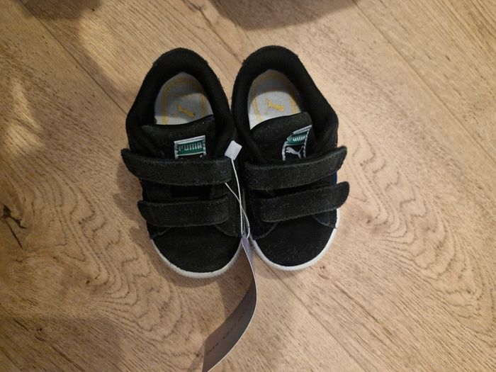 Puma Suède taille 22 - photo numéro 3