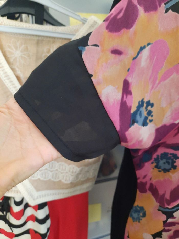 Tunique Zara noire à fleurs 🌸 38 #lora11femme38 - photo numéro 2
