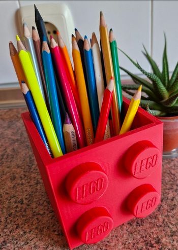 Pot à crayons Lego rouge