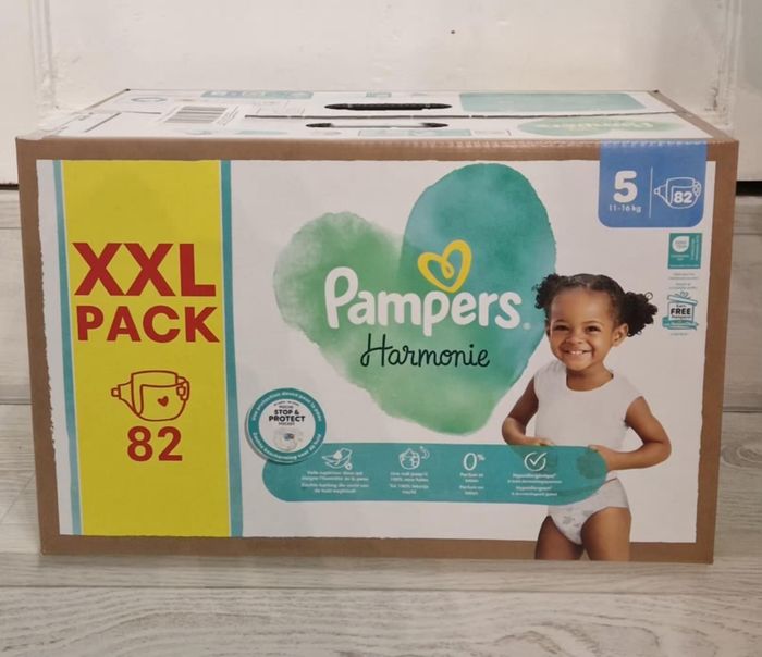 Lot de 164 couches bébé T 5 (11/16kg) pampers Harmonie - photo numéro 2