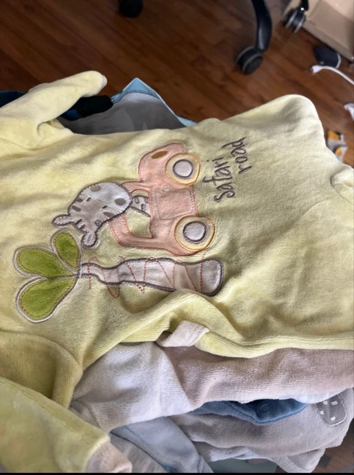 Lot de vêtement 0/1mois - photo numéro 4