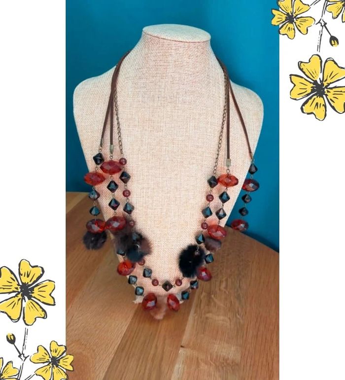 Collier original multirangs - Perles ambrées et noires + pompons fourrure – Collection PMN - photo numéro 9