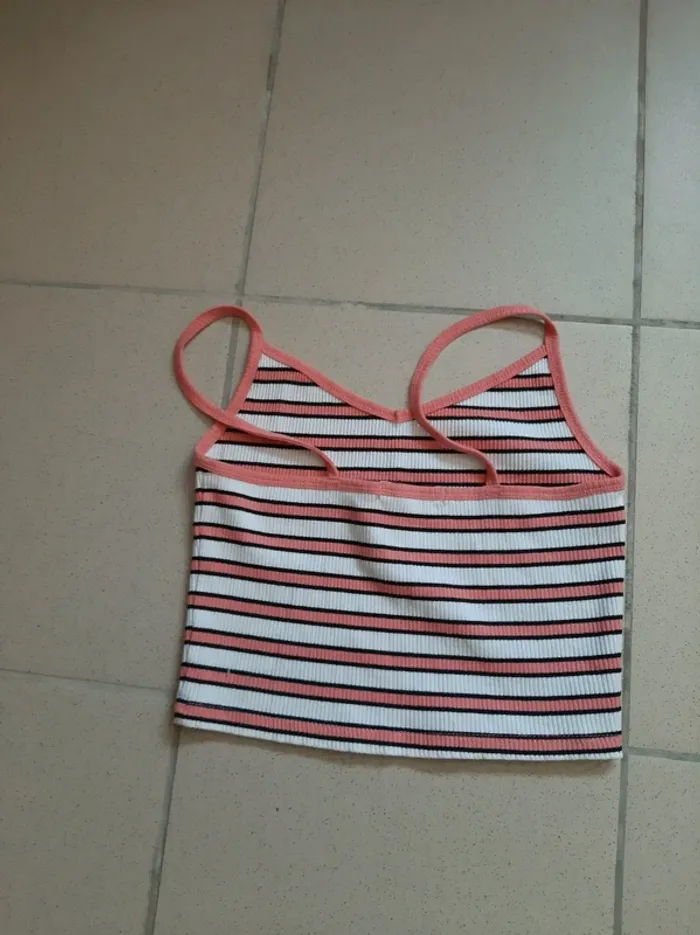 Crop top taille xs - photo numéro 5