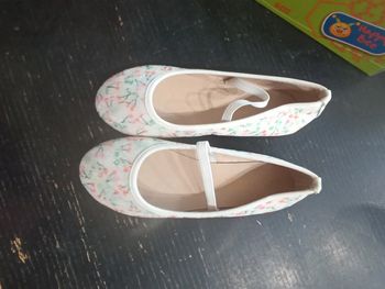 Ballerines fleurs taille 32