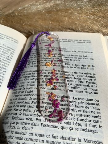 Marque-pages en résine ✨