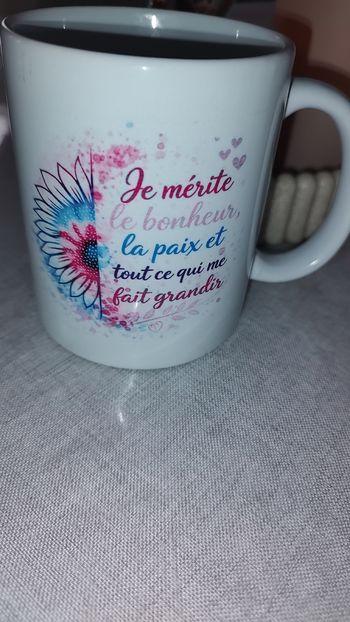 Tasse inspirante femme - "je mérite le bonheur, la paix et tout ce qui me fait grandir."
