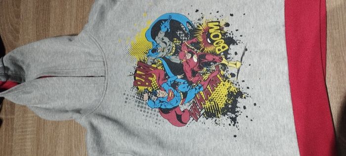 Sweat à capuche gris et rouge League des justiciers - photo numéro 2