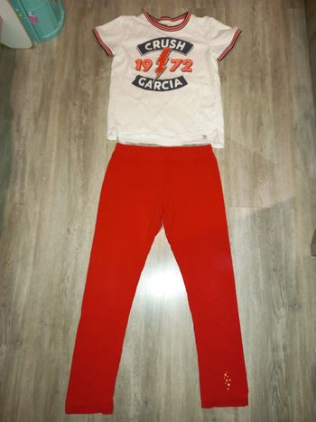 legging rouge vertbaudet et tee shirt taille 12 ans