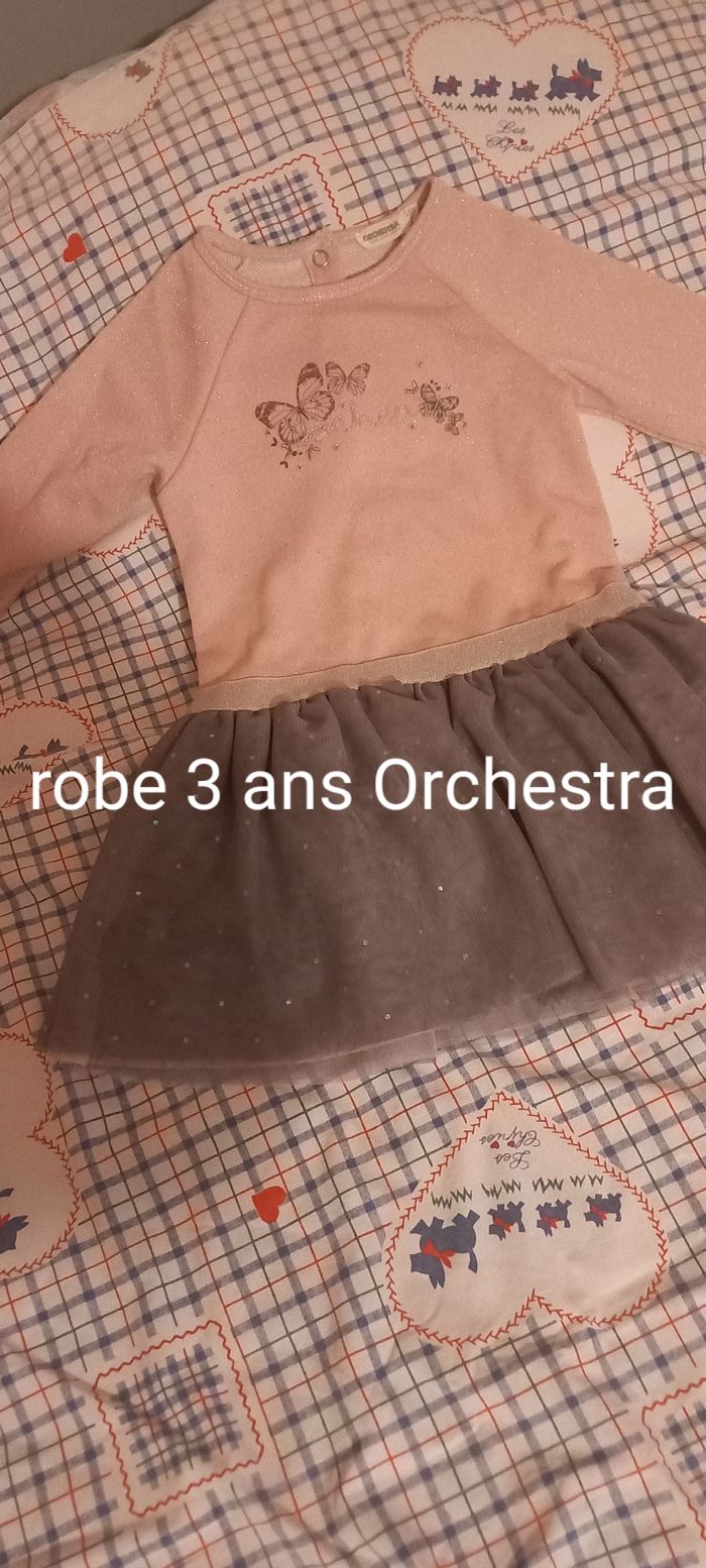 Robe très jolie pour les fêtes - photo numéro 2