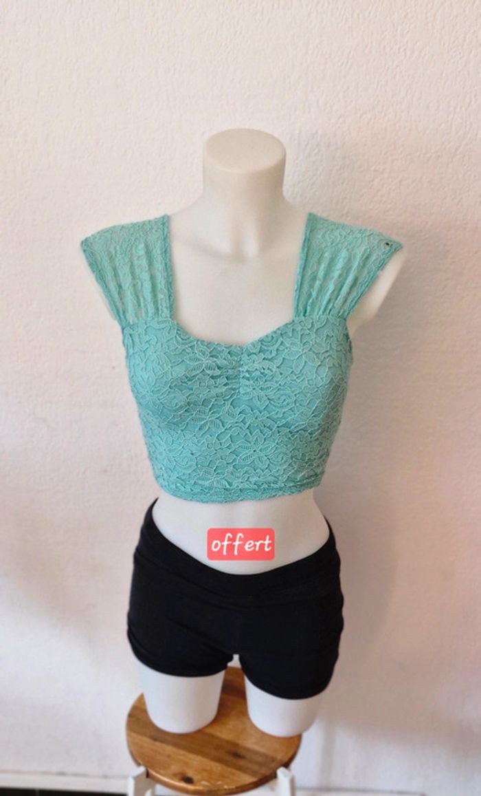 Top court jaune pour femme taille S  ( le bleu offert ) - photo numéro 6