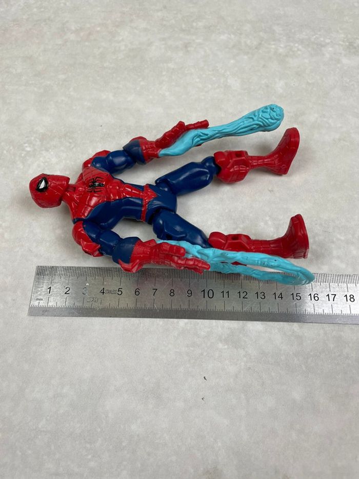 Figurine articulée Spiderman disney Marvel - photo numéro 6