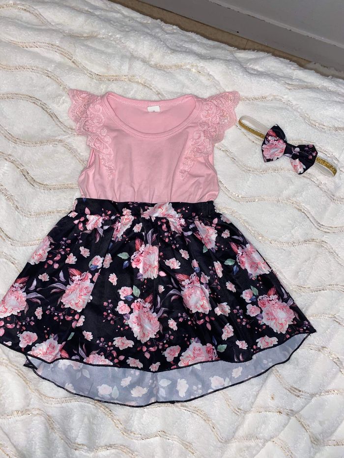 Robe avec bandeau et body intégré