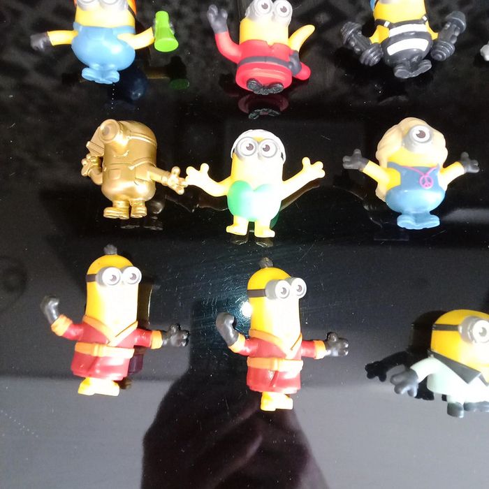 Lot de 16 figurines, personnages - Les Minions - photo numéro 5