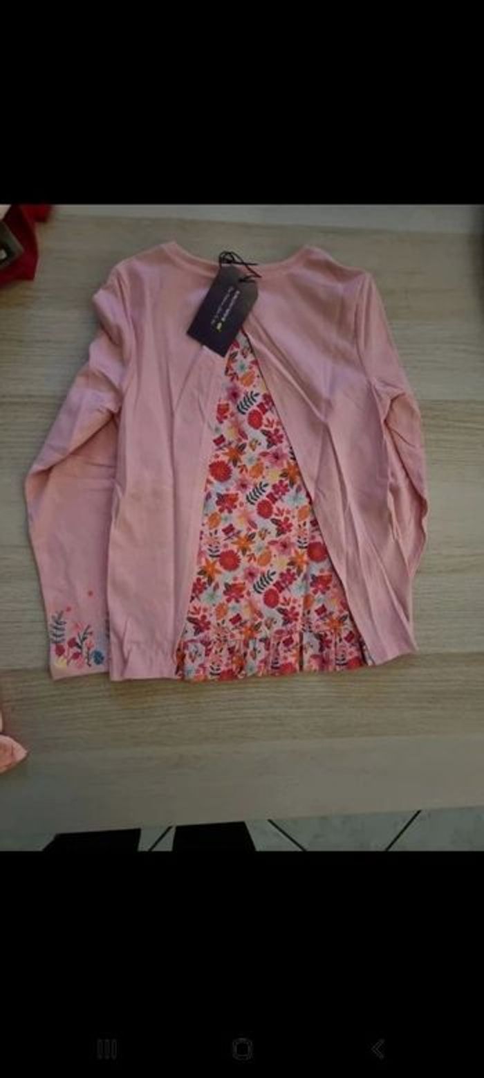 💜💜💜💜MAGNIFIQUE HAUT NEUF AVEC SUPERBES DETAILS AU DOS.8 ANS.FILLE SERGENT MAJOR 💜💜💜 - photo numéro 2