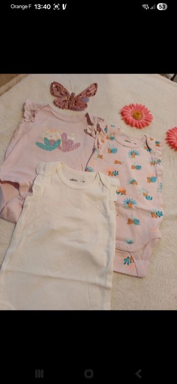 Lot de 3 bodies bébé taille 6 mois