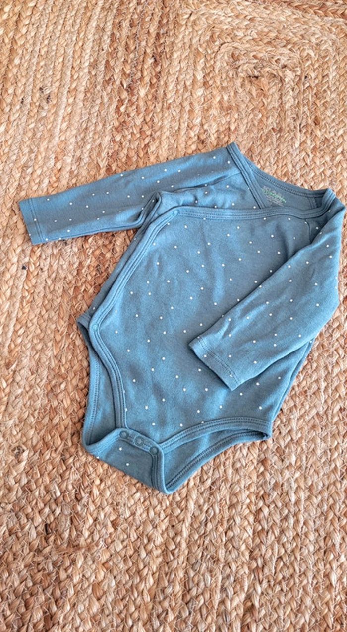 Joli Body croisé vert canard et étoiles blanches Kiabi 6mois
