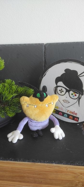 Doudou Cafard Deedee de Oggy et les cafard jemini cockroaches violet noir jaune vert