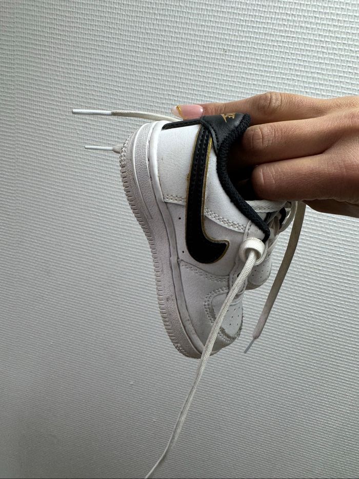 Paire de baskets AF1 de Nike / Première main - photo numéro 4