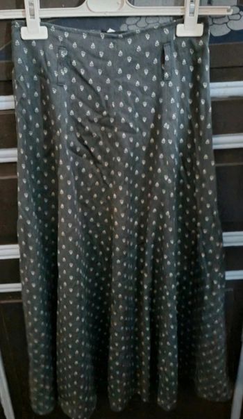 Jupe longue à motif taille 38 (correspond à du S)