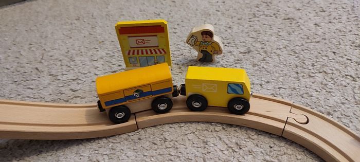 Joli circuit de petit train en bois Brio et Delta - photo numéro 6