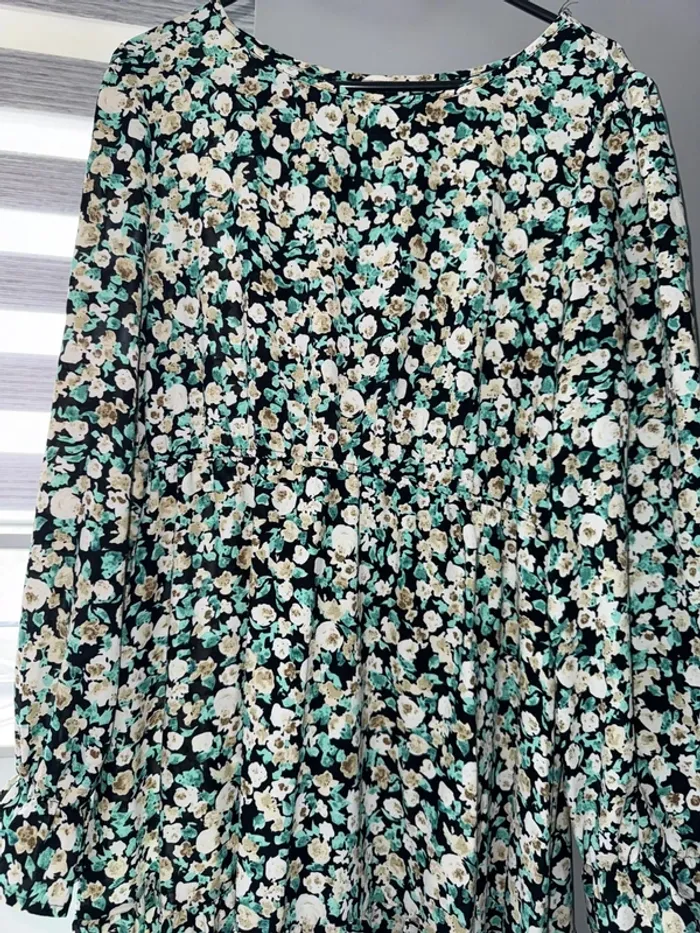 Robe fleurie taille 44 - photo numéro 3