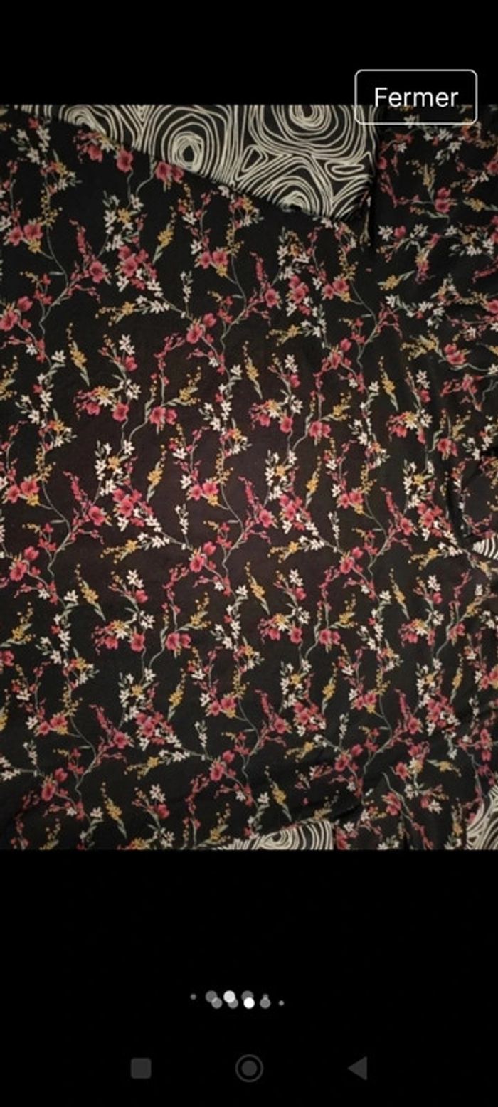 Très belle blouse fleurie - photo numéro 3