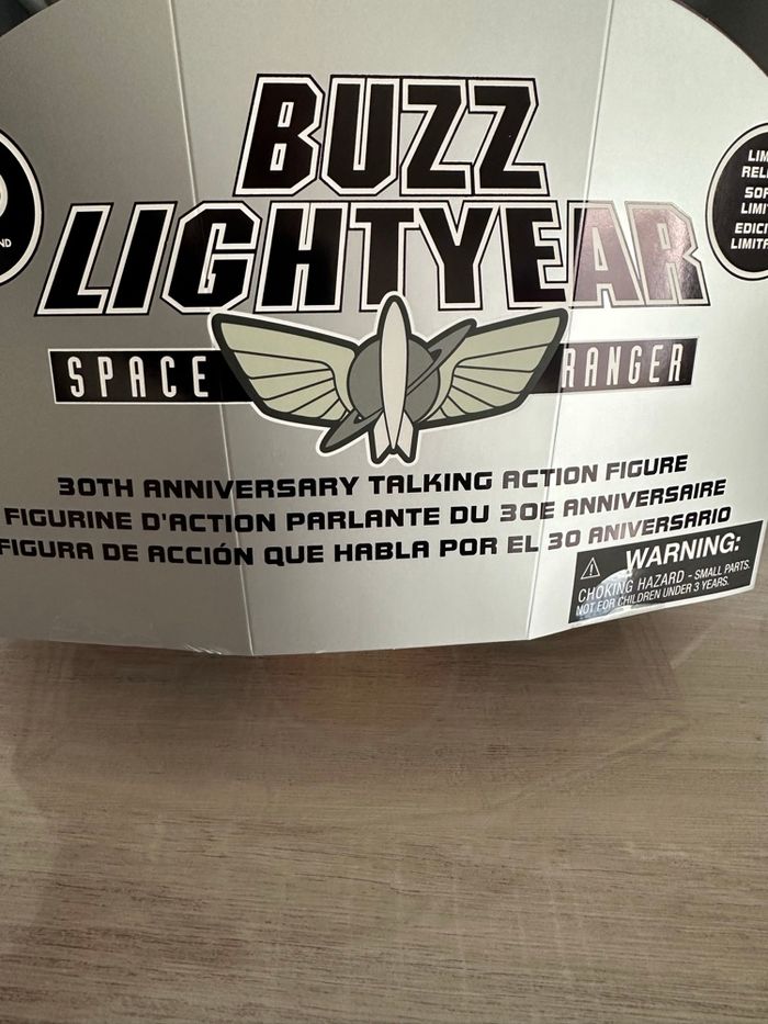 Figurine Buzz l'Éclair parlante 30e anniversaire en édition limitée, Toy Story - photo numéro 4