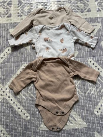 3 bodys manches longues 1 mois 