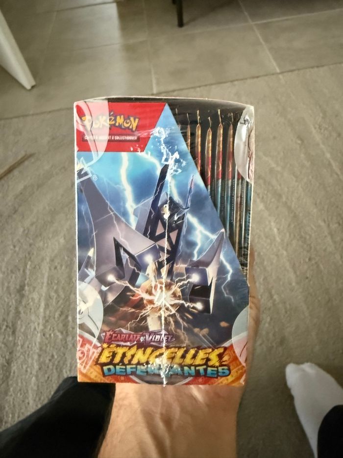 Display Pokémon ev8 étincelles déferlantes defaut de scellage - photo numéro 6