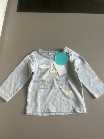 T-shirt marque toy’s ru  taille 6 mois (68 cm)