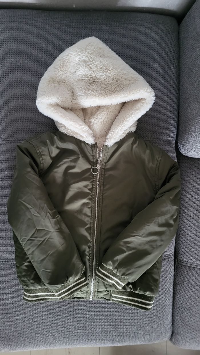Blouson a capuche fourrés 6 à 7 ans