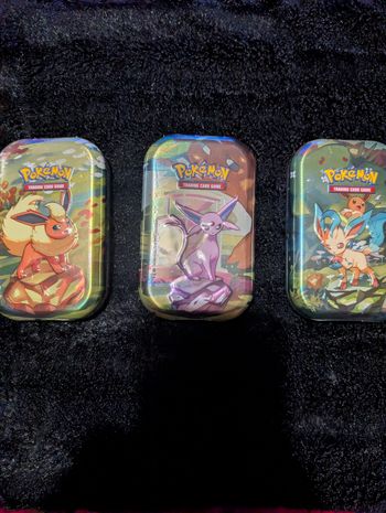 Pokémon mini tin évolution prismatique Pyroli et Phyllali et Mentali 