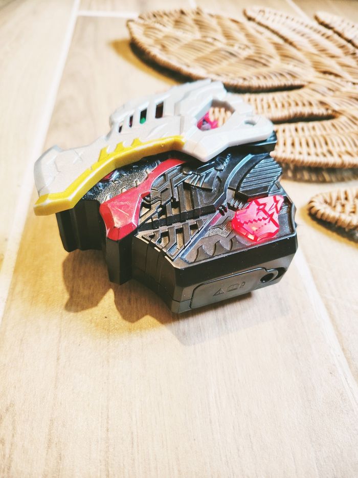 🙅Power rangers Dino fury - Bracelet morpher son et lumiere avec clé ranger rouge -marque Hasbro - photo numéro 7