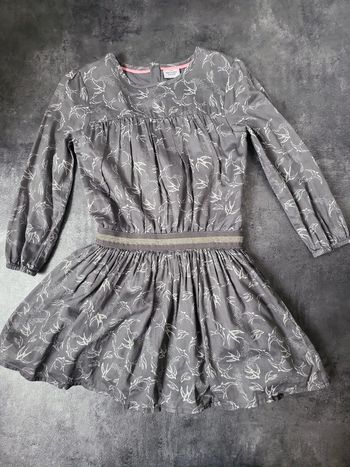 Robe fille 6 ans tape à l'œil très bon