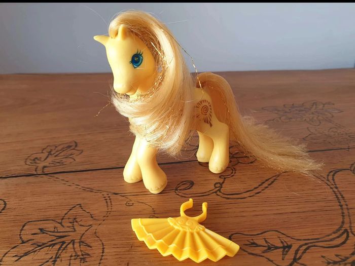 Mon  Petit  Poney  G2  Princess Golden Light (Princesse Lumière) (rare) - photo numéro 2