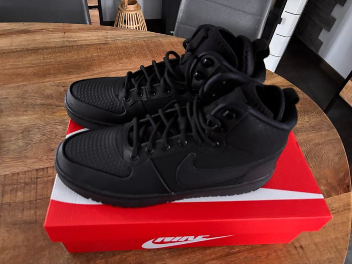 Baskets Nike P.40,5 Neuves unisex - photo numéro 3