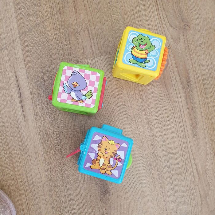 ⭐ Jouet à empiler Cubes d'Activités Fisher-Price
#emyfleury_jouets - photo numéro 7
